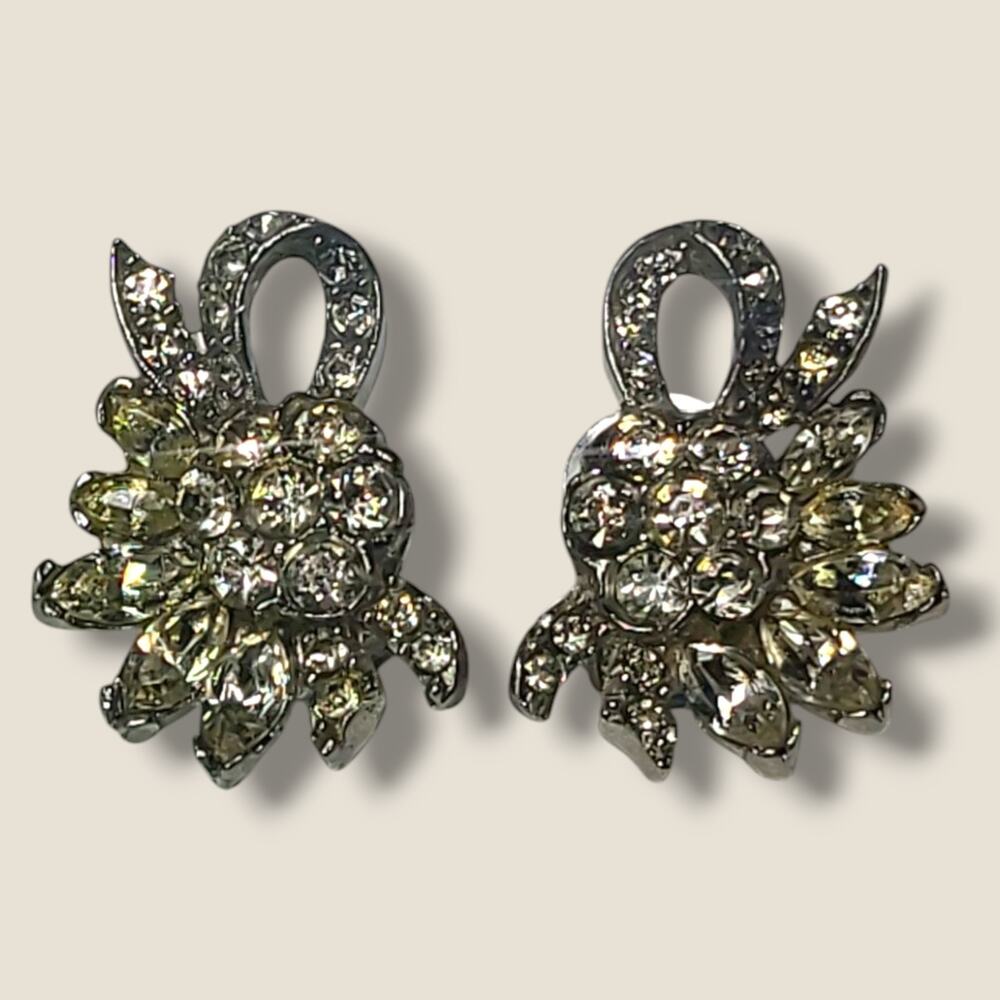 Vintage Pell Rhinestone Earrings Clip On 1" Bright‎ Sparkle Bridal Holidays